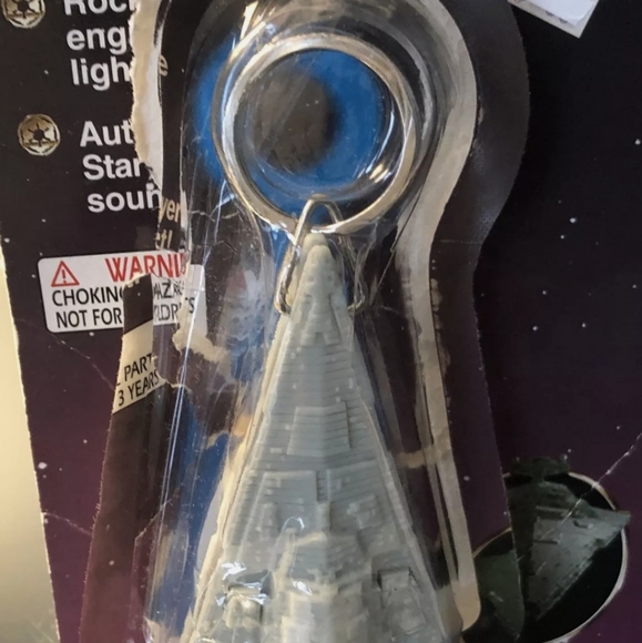 Star Wars Star Destroyer Key Chain New in Open Package - Picture 2 of 5
